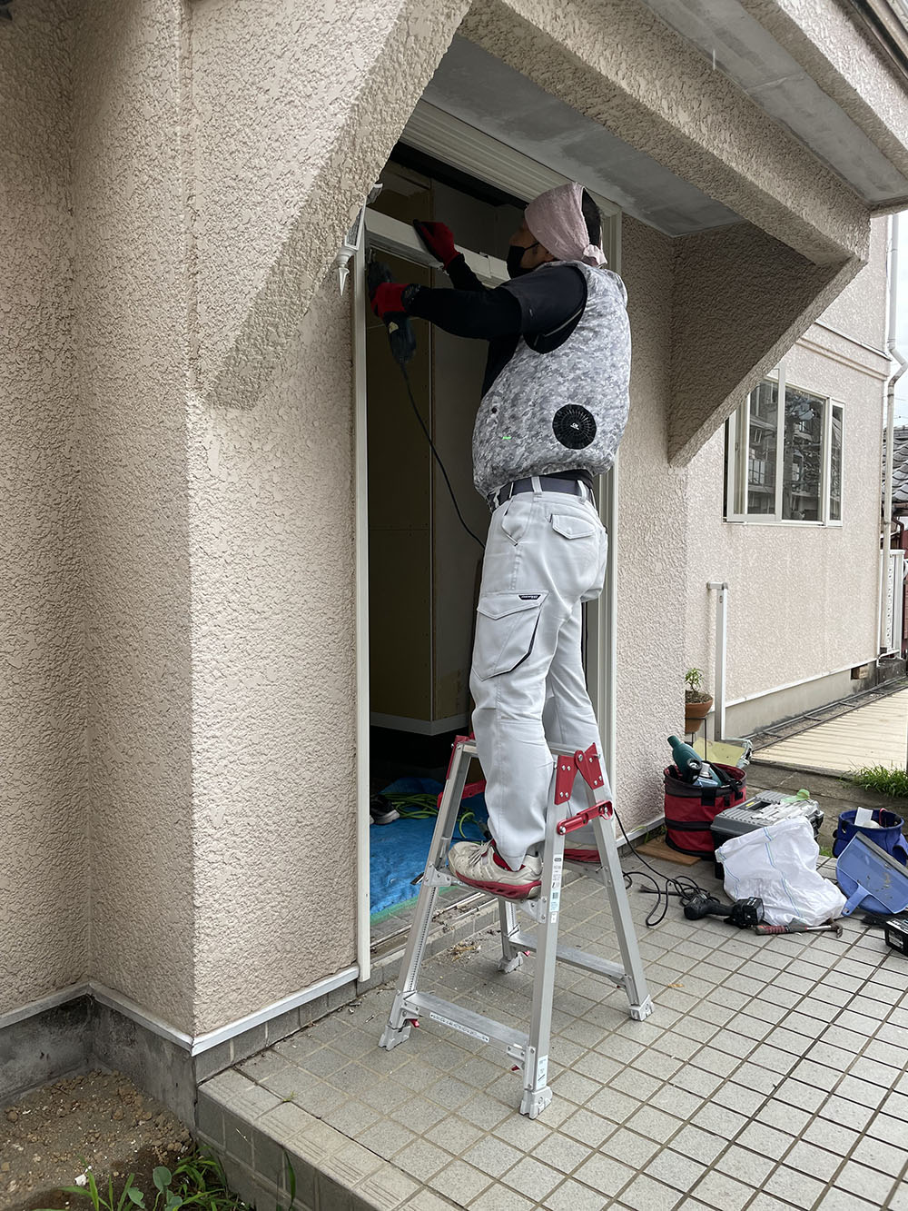 西堀の家 さいたま市 2×4工法のリノベーション事例 玄関ドア交換とサッシのビート交換