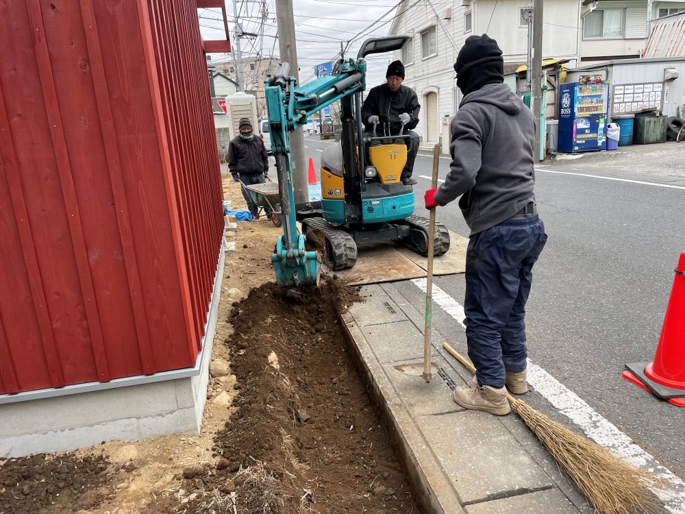 上尾村の小屋 外構